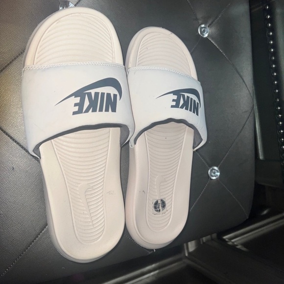 Nike slides womens - Picture 2 of 3